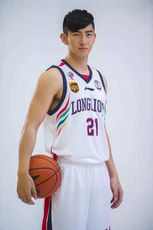 包含CBA常规赛冲刺阶段走向成谜，华盛顿奇才完成体检，态度坚定，心理建设被强调的词条