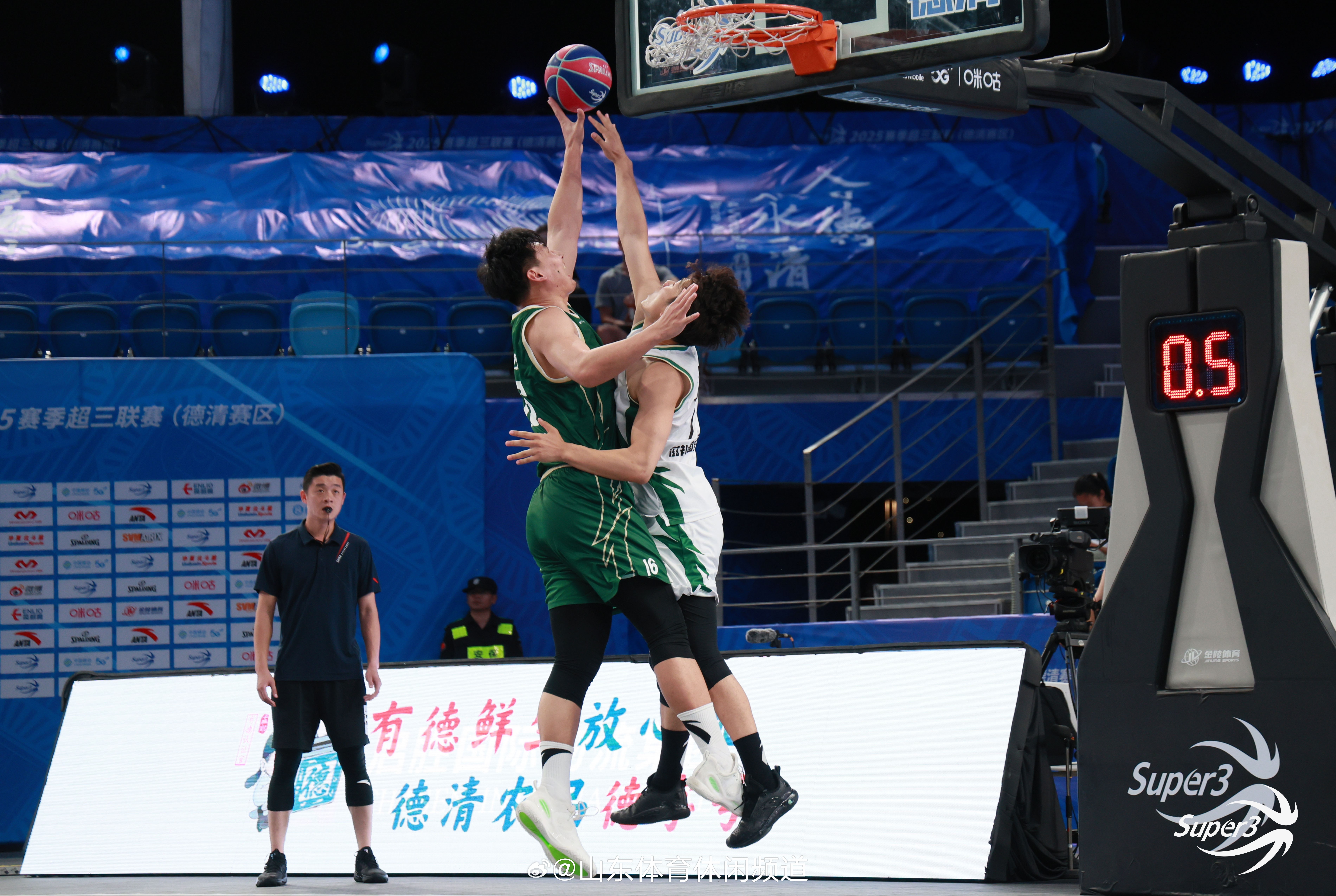 包含NBA常规赛冲刺阶段走向成谜，新疆广汇遗憾出局，话题不断，阵容厚度经受考验的词条