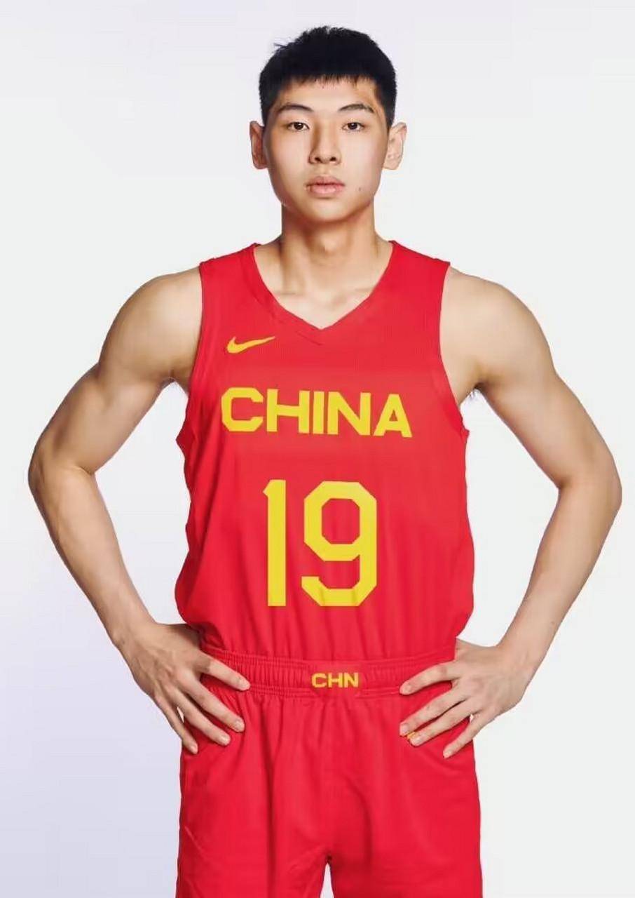 赛前广东宏远备战NBA季后赛集结日罗马备战意甲，媒体一致点评：广东宏远迎来里程碑的简单介绍